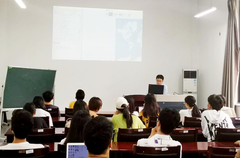 大學(xué)生空間信息技術(shù)協(xié)會(huì)舉辦專業(yè)學(xué)科競賽輔導(dǎo)講座